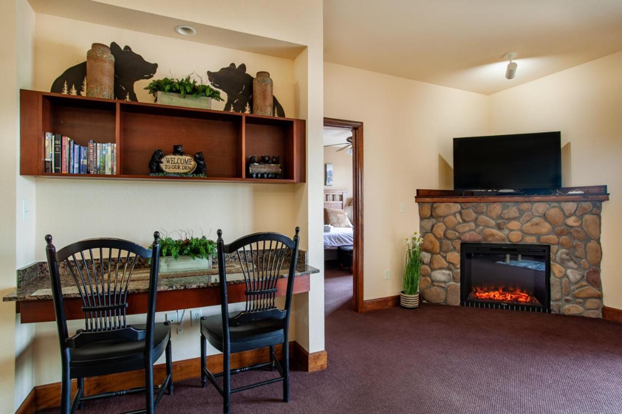 The Bear Paw Palace Mtn View And Community Pools Pigeon Forge Bagian luar foto
