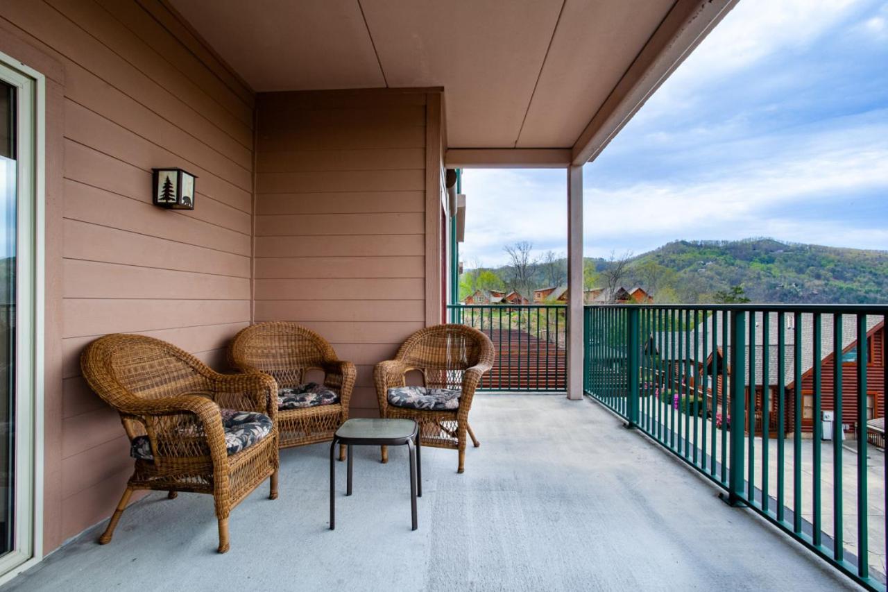 The Bear Paw Palace Mtn View And Community Pools Pigeon Forge Bagian luar foto
