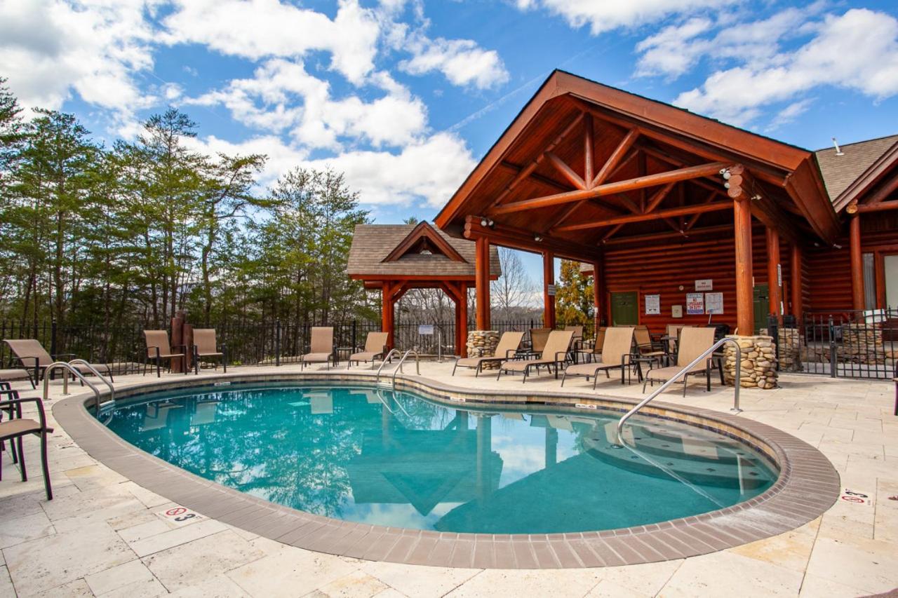 The Bear Paw Palace Mtn View And Community Pools Pigeon Forge Bagian luar foto