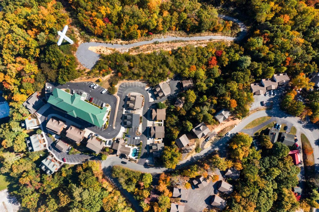 The Bear Paw Palace Mtn View And Community Pools Pigeon Forge Bagian luar foto